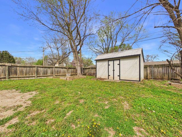 510 Wire Ave, Haysville, KS 67060