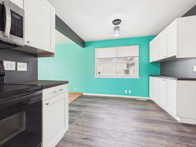 510 Wire Ave, Haysville, KS 67060