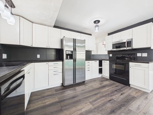 510 Wire Ave, Haysville, KS 67060