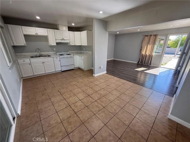 43051 Yew Street, Lancaster, CA 93536