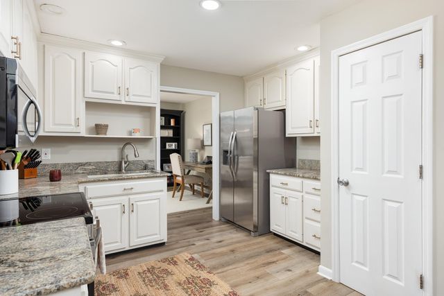 3350 Oak Burr Drive, Chattanooga, TN 37419