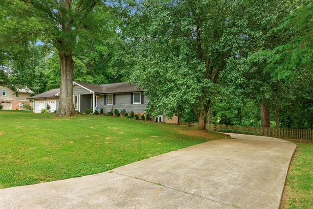 3350 Oak Burr Drive, Chattanooga, TN 37419