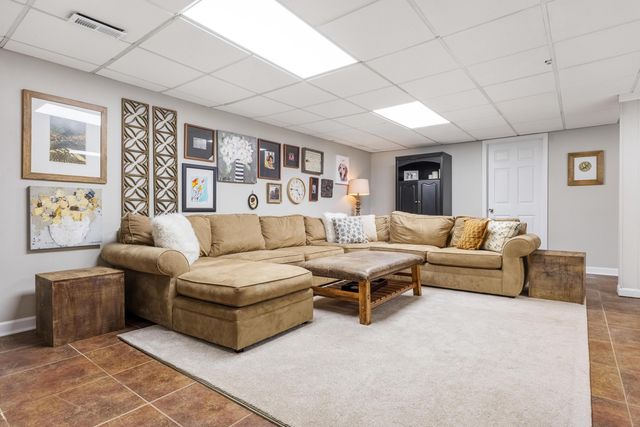 3350 Oak Burr Drive, Chattanooga, TN 37419