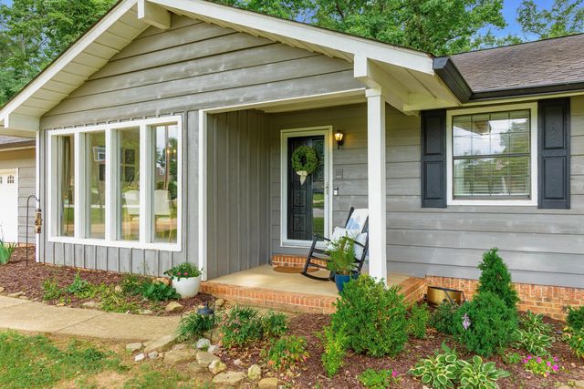3350 Oak Burr Drive, Chattanooga, TN 37419