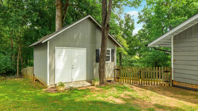 3350 Oak Burr Drive, Chattanooga, TN 37419