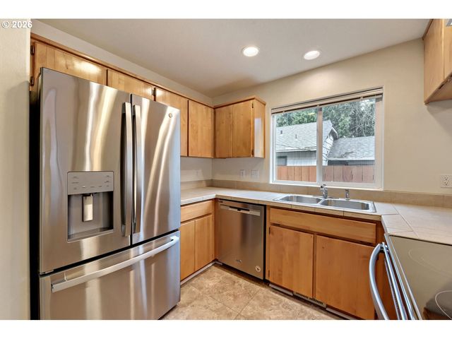 6626 N SENECA St, Portland, OR 97203