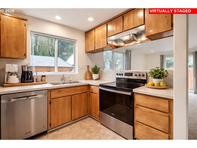 6626 N SENECA St, Portland, OR 97203