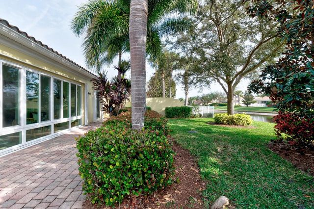 5194 Eleuthra Circle, Vero Beach, FL 32967