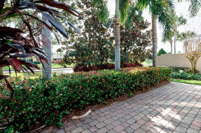 5194 Eleuthra Circle, Vero Beach, FL 32967
