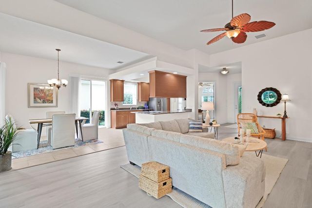 5194 Eleuthra Circle, Vero Beach, FL 32967