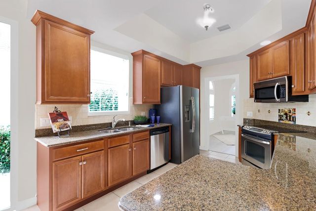 5194 Eleuthra Circle, Vero Beach, FL 32967