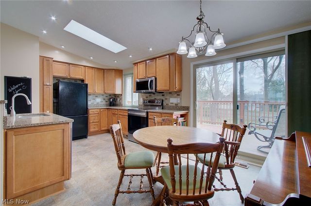 95 Oakhurst Drive, Munroe Falls, OH 44262