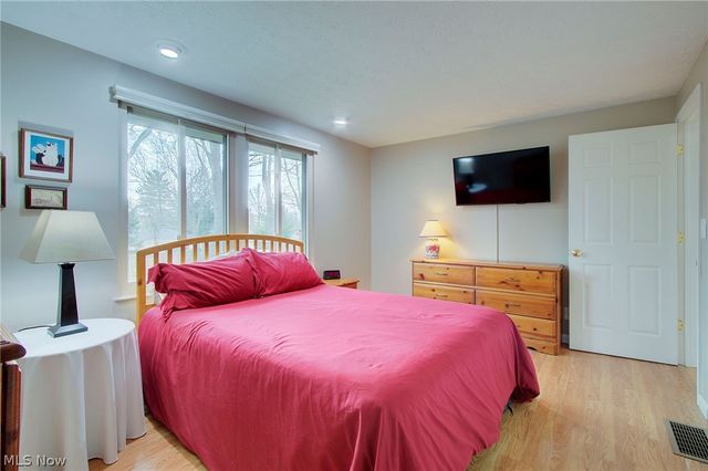 95 Oakhurst Drive, Munroe Falls, OH 44262