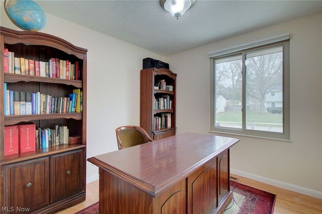 95 Oakhurst Drive, Munroe Falls, OH 44262