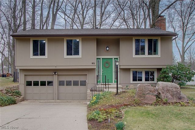 95 Oakhurst Drive, Munroe Falls, OH 44262