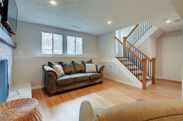 95 Oakhurst Drive, Munroe Falls, OH 44262