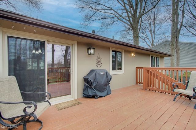 95 Oakhurst Drive, Munroe Falls, OH 44262