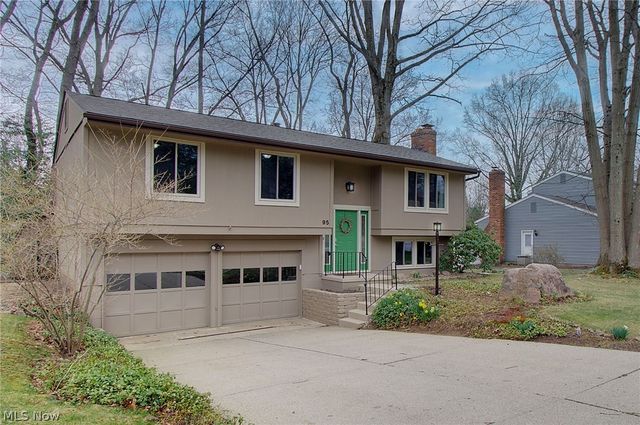 95 Oakhurst Drive, Munroe Falls, OH 44262