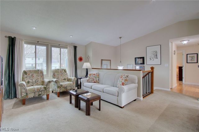 95 Oakhurst Drive, Munroe Falls, OH 44262