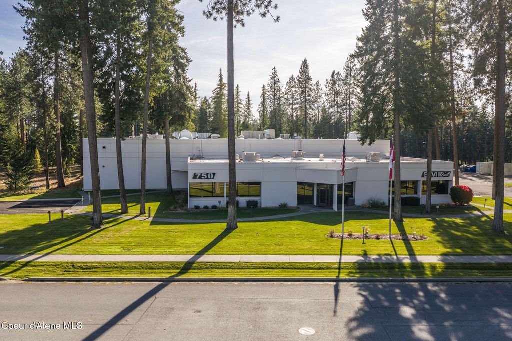 750 W CANFIELD AVE, Coeur d'Alene, ID 83815 photo 2