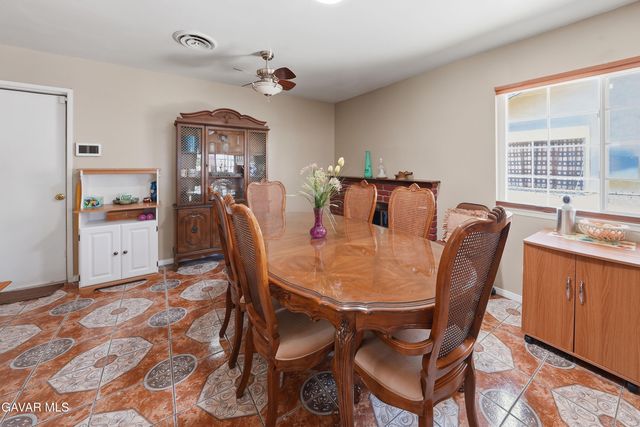 38452 Stanridge Avenue, Palmdale, CA 93550
