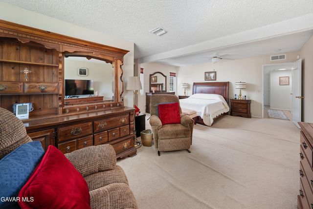 38452 Stanridge Avenue, Palmdale, CA 93550