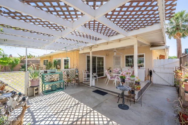 38452 Stanridge Avenue, Palmdale, CA 93550