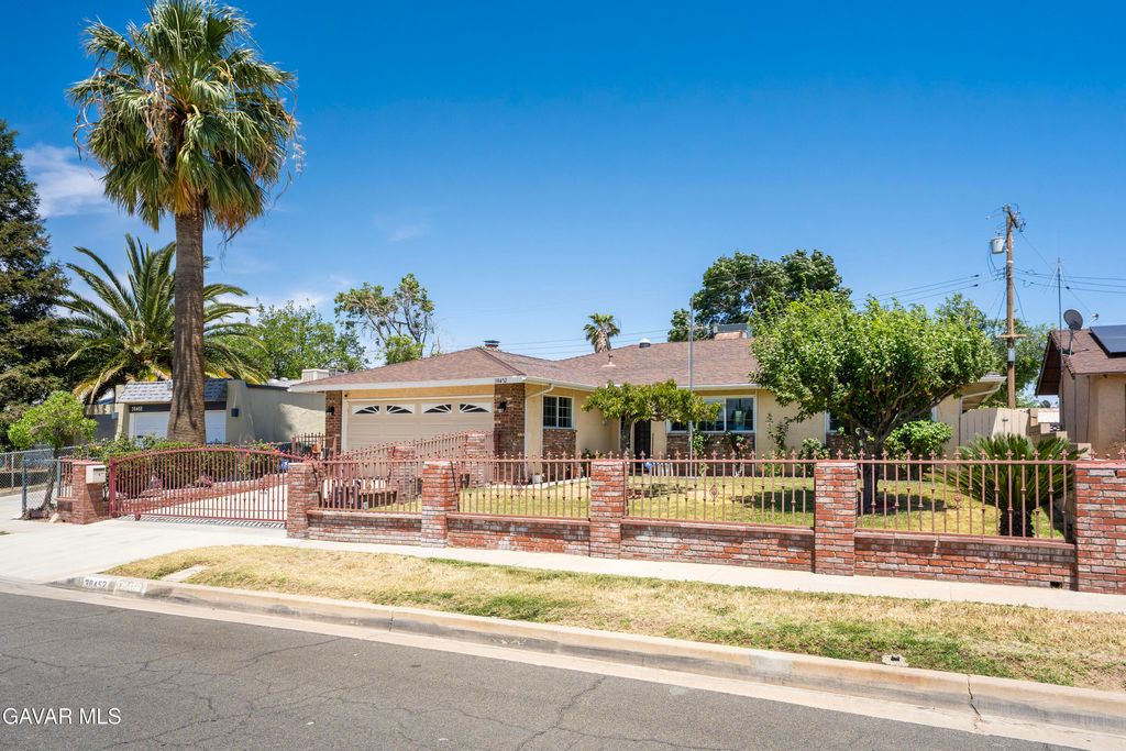 38452 Stanridge Avenue, Palmdale, CA 93550