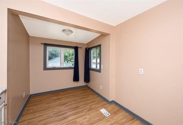 980 Neptune Avenue, Akron, OH 44301