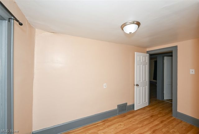 980 Neptune Avenue, Akron, OH 44301
