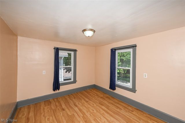 980 Neptune Avenue, Akron, OH 44301