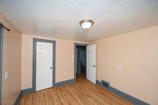 980 Neptune Avenue, Akron, OH 44301