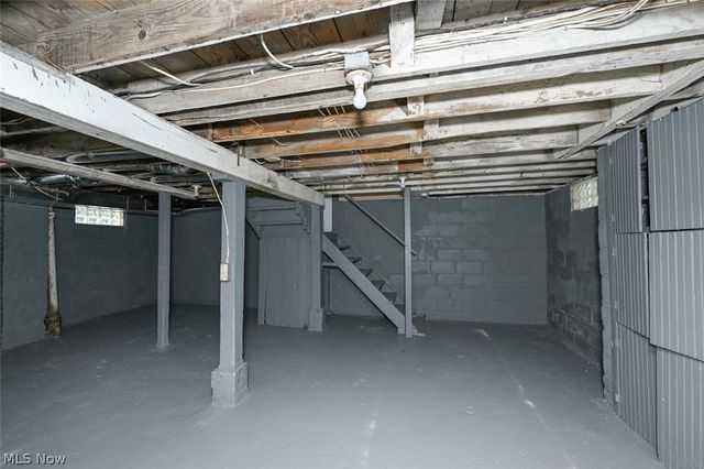 980 Neptune Avenue, Akron, OH 44301