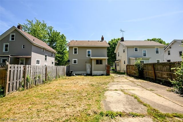 980 Neptune Avenue, Akron, OH 44301
