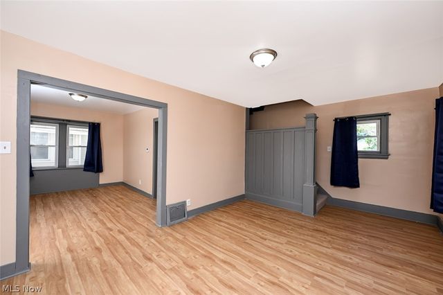 980 Neptune Avenue, Akron, OH 44301