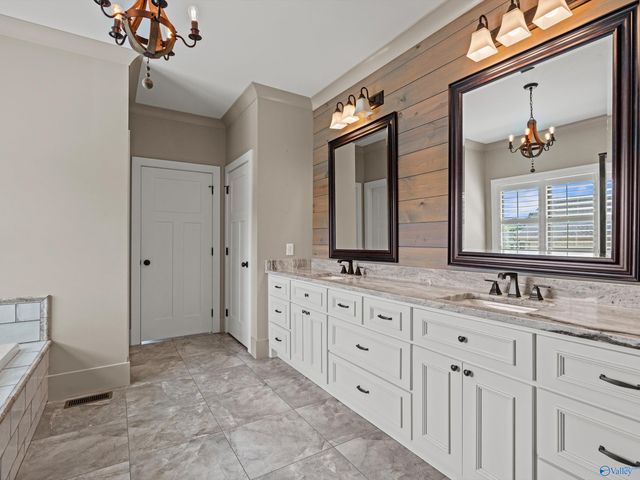180 Greystone Pass, Guntersville, AL 35976