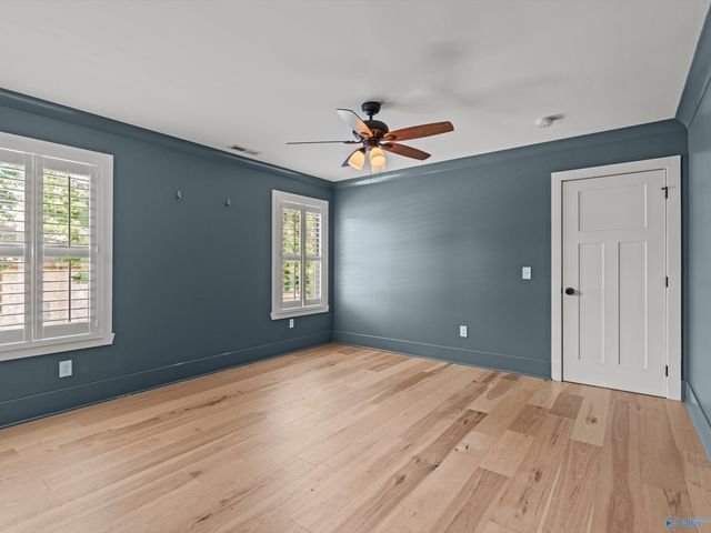 180 Greystone Pass, Guntersville, AL 35976
