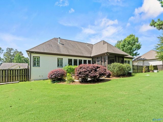180 Greystone Pass, Guntersville, AL 35976