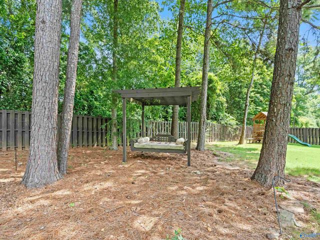 180 Greystone Pass, Guntersville, AL 35976