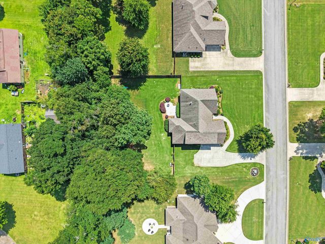 180 Greystone Pass, Guntersville, AL 35976