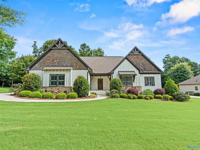 180 Greystone Pass, Guntersville, AL 35976
