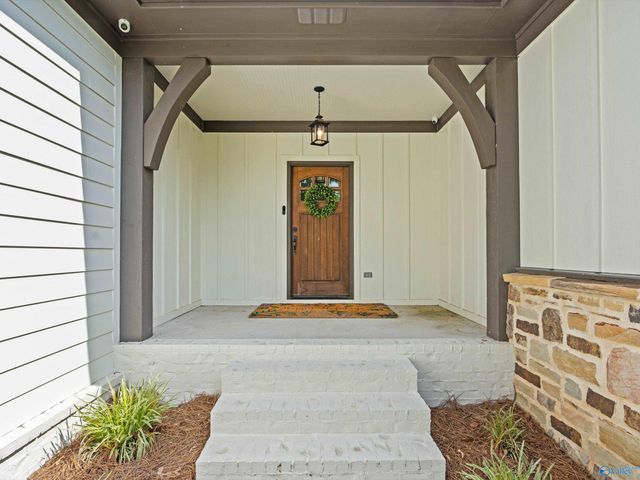 180 Greystone Pass, Guntersville, AL 35976