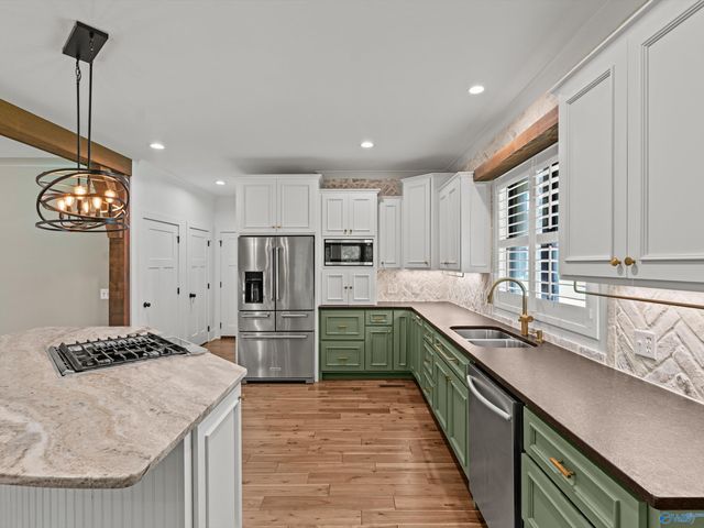 180 Greystone Pass, Guntersville, AL 35976