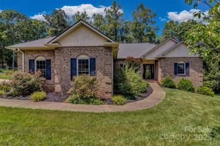 2790 Twin Oaks Drive, Morganton, NC 28655