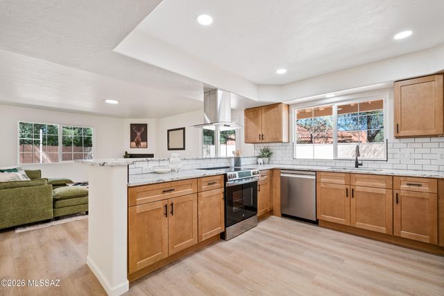 3032 N Palomino Park Loop, Tucson, AZ 85712