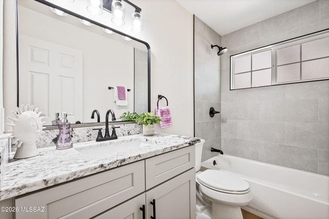 3032 N Palomino Park Loop, Tucson, AZ 85712