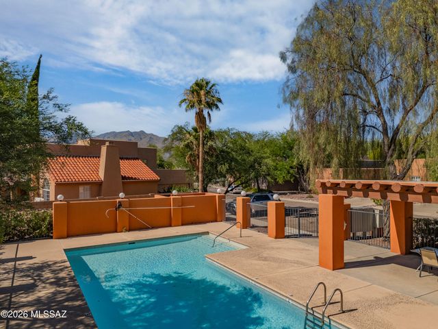 3032 N Palomino Park Loop, Tucson, AZ 85712