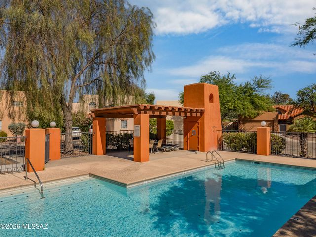 3032 N Palomino Park Loop, Tucson, AZ 85712