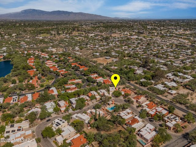 3032 N Palomino Park Loop, Tucson, AZ 85712