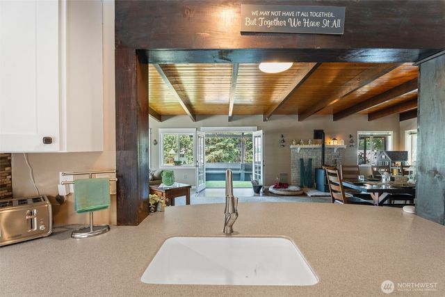 1598 Tedford Street SE, East Wenatchee, WA 98802